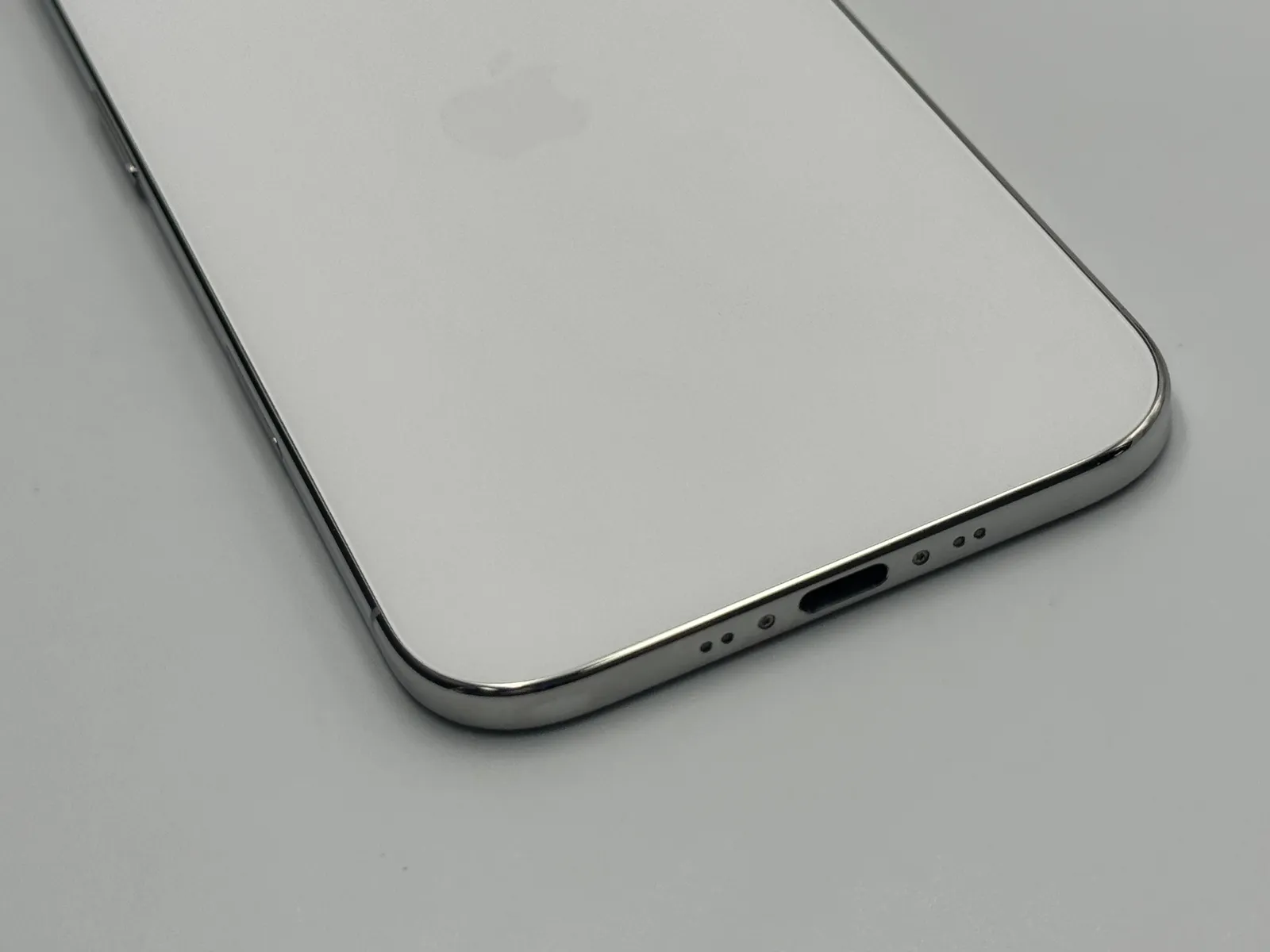 箱付き中古A】iPhone Air 256GB クラウドホワイト バッテリー【98
