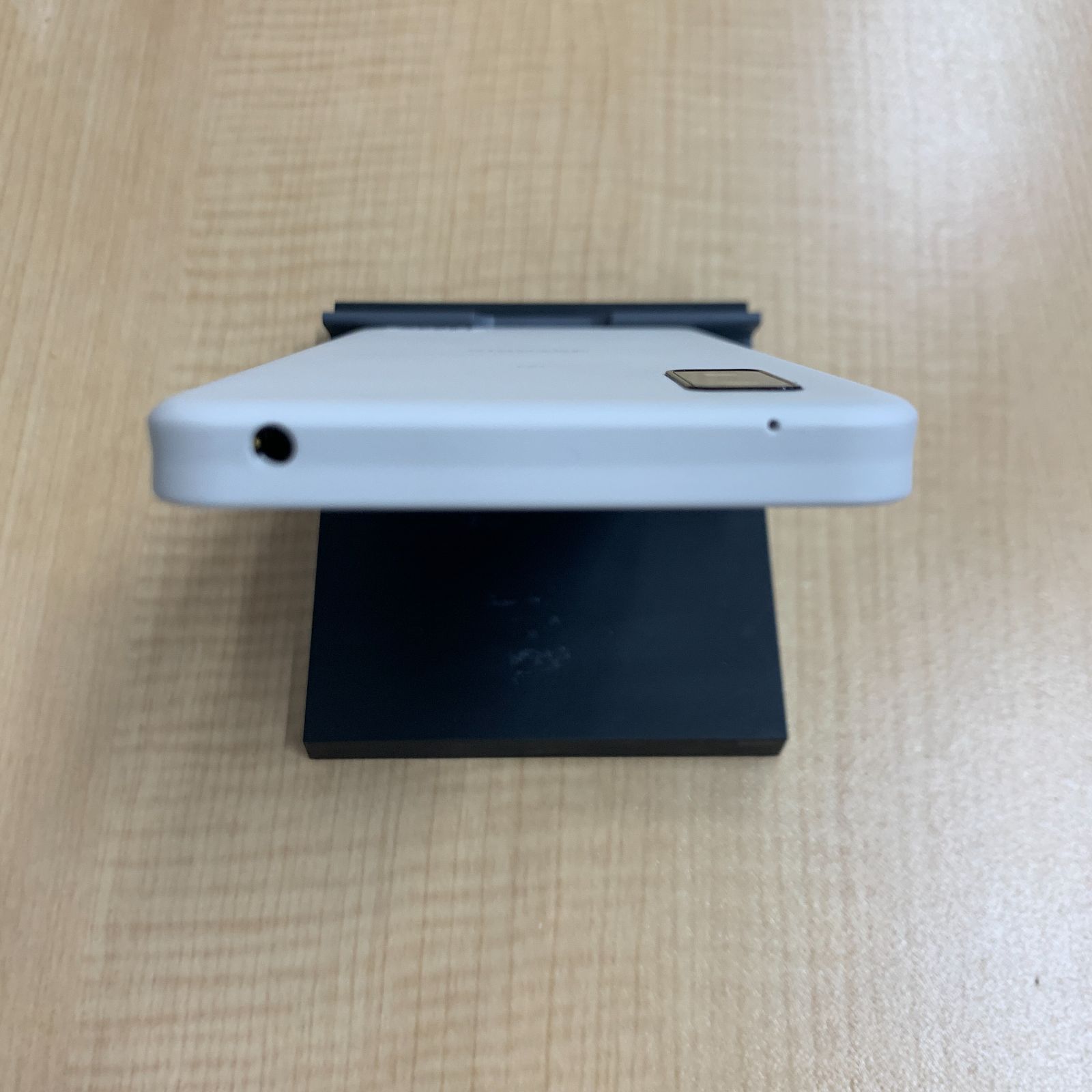 美品 AQUOS wish3 64GB ホワイト SIMフリー SH-53D - メルカリ