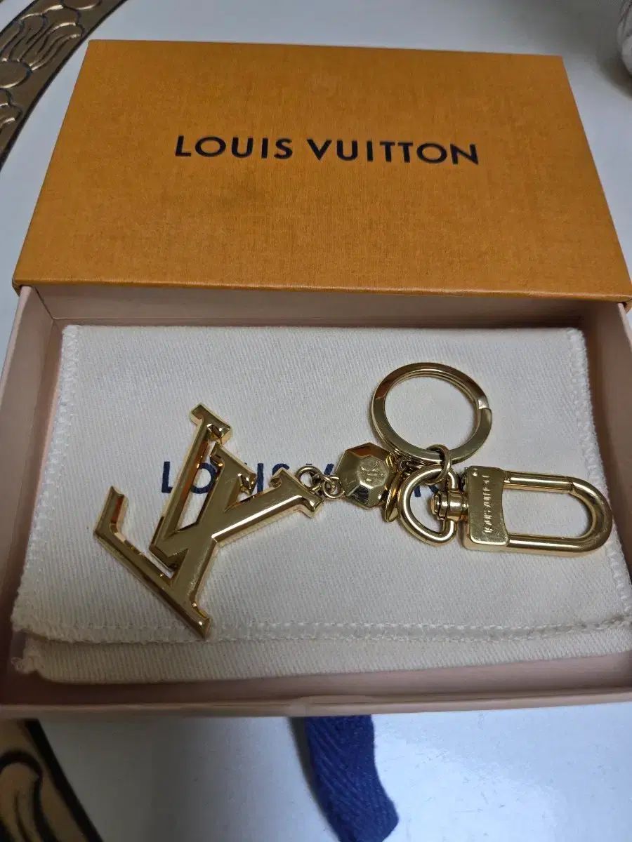 ルイヴィトン LV パセット キーホルダー