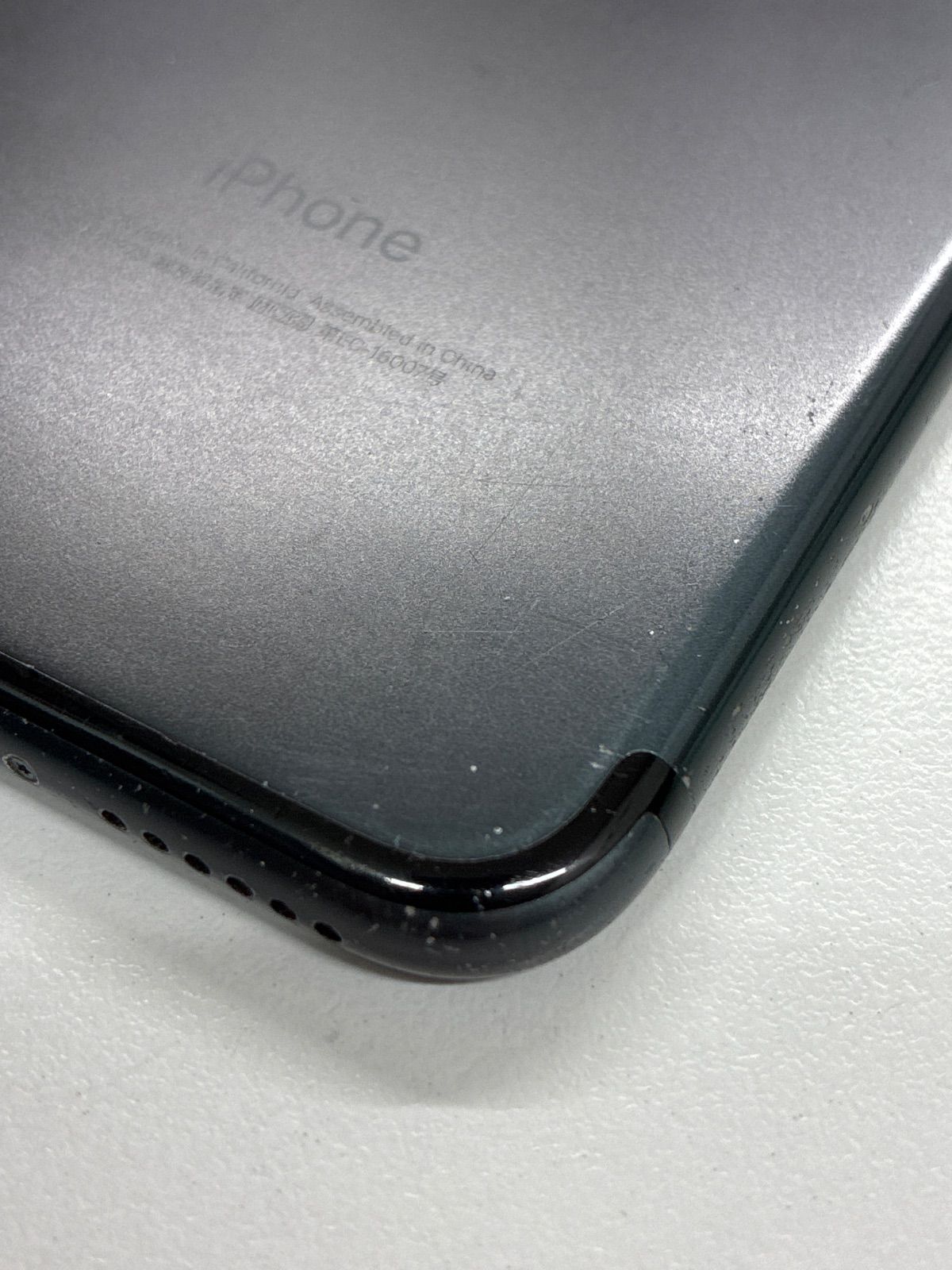 iPhone 7 32GB ブラック au SIMロックあり 動作品 バッテリー69