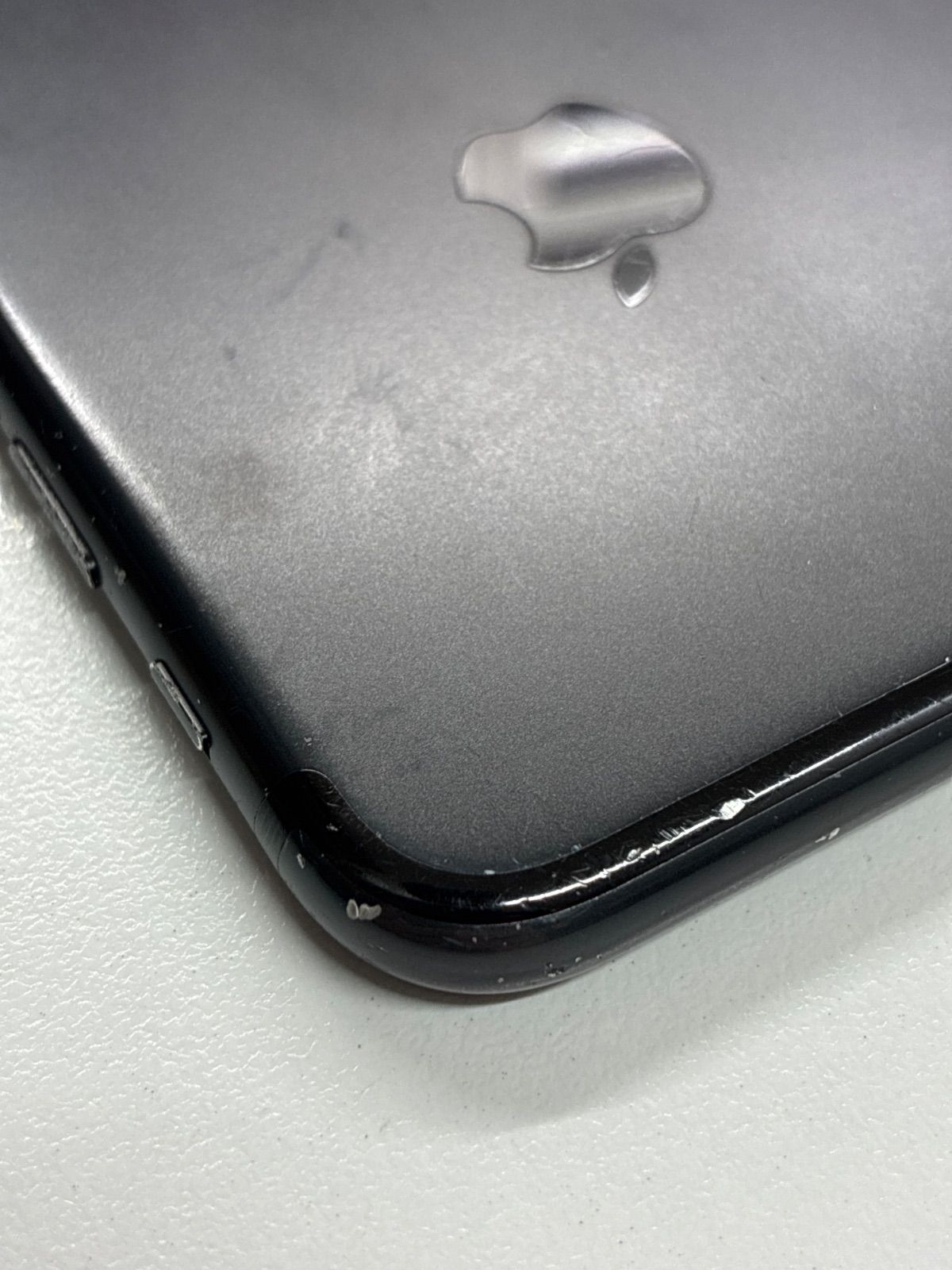 iPhone 7 32GB ブラック au SIMロックあり 動作品 バッテリー69
