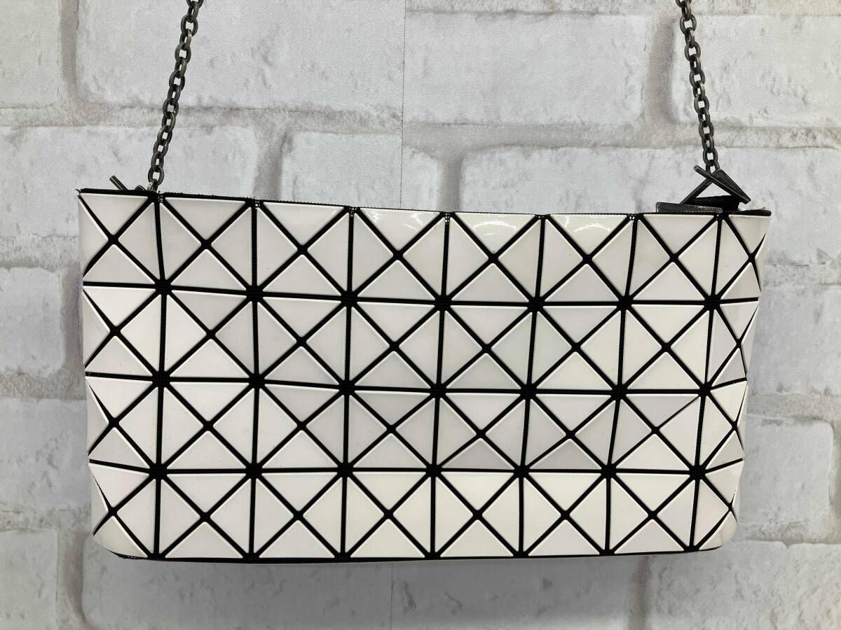 BAO BAO ISSEY MIYAKE バオバオ イッセイミヤケ ショルダーバッグ BB55-AG041 ホワイト
