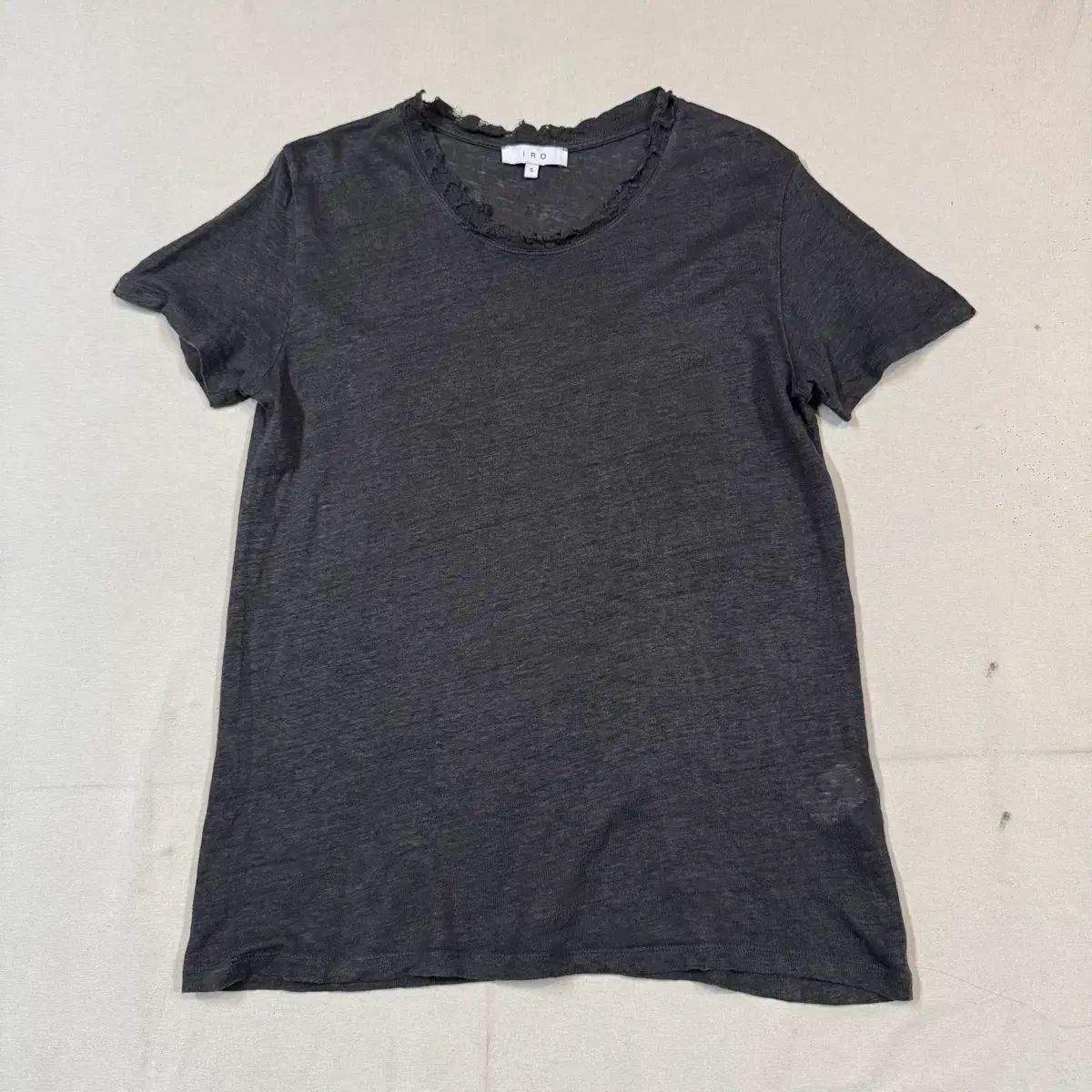 S) IROイロ リネン ダメージ ネック Tシャツ チャコール 7,816円