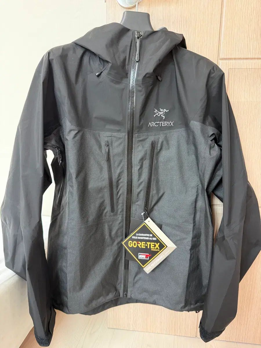 ARC'TERYX アークテリクス アルファ ジャケット ブラック S サイズ (メンズ)