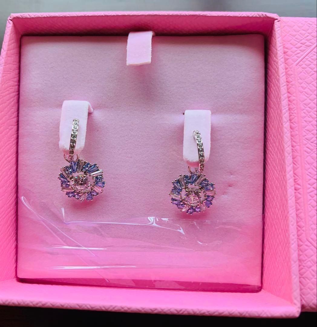 新品 スワロフスキーSWAROVSKI Idyllia ドロップピアス 2way - メルカリ