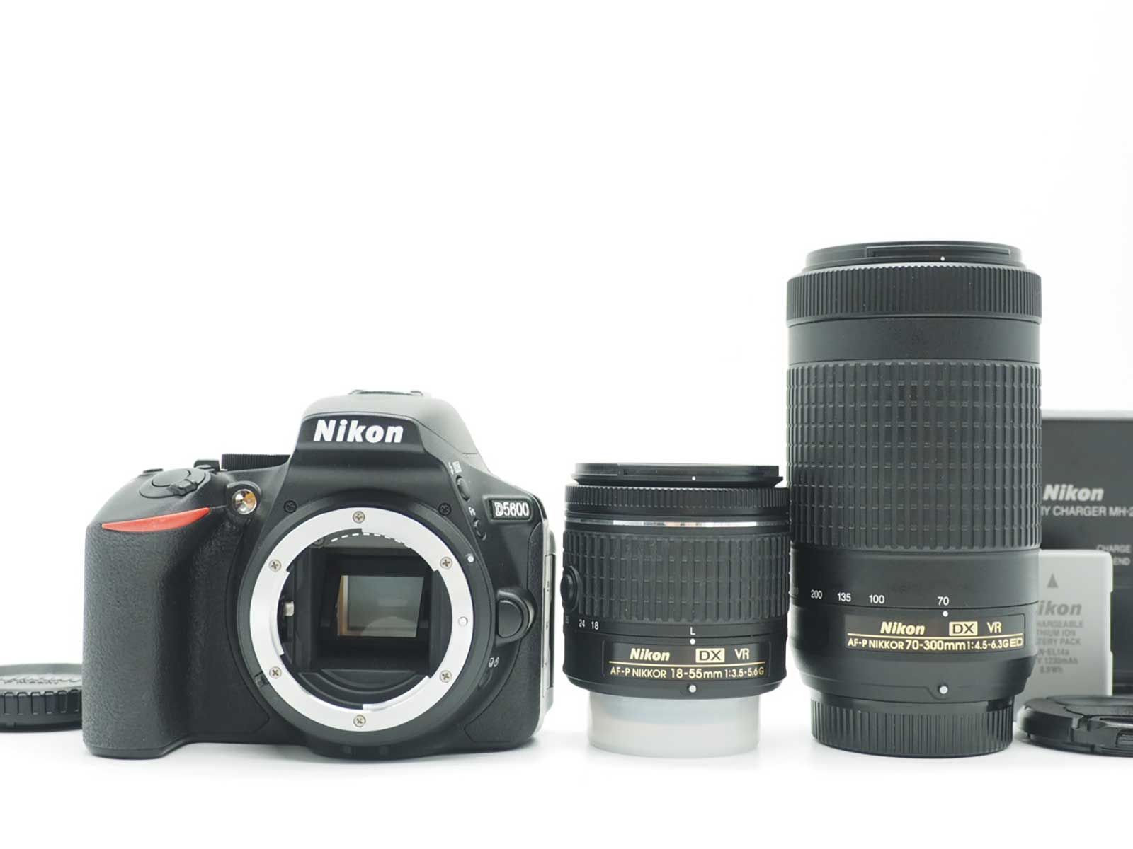 ニコン Nikon D5600 24.2 MP Camera 18-55mm 70-300mm Lens 3871 Shots [美品] #Z6552A