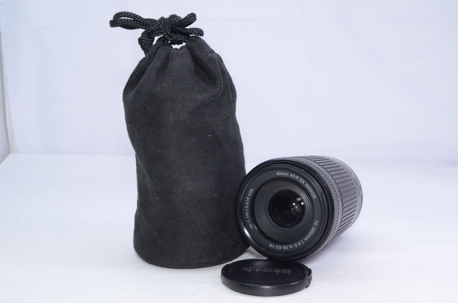 Nikon AF-P DX 70-300mm f/4.5-6.3G ED VR 望遠ズーム レンズケース付 中玉糸ゴミあり