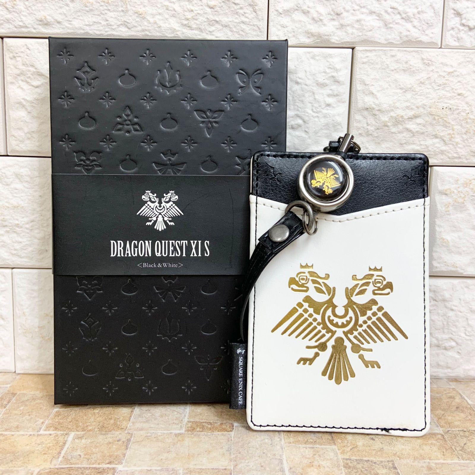 ドラゴンクエストXI S パスケース Black＆White スクエニカフェ限定