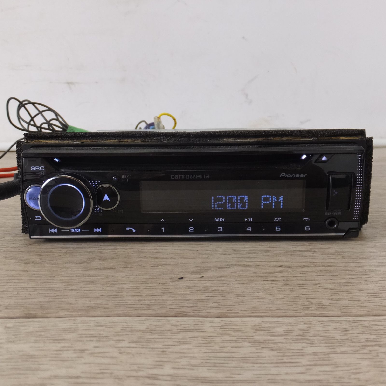 [送料無料] ★カロッツェリア carrozzeria オーディオメインユニット DEH-5600(19)★