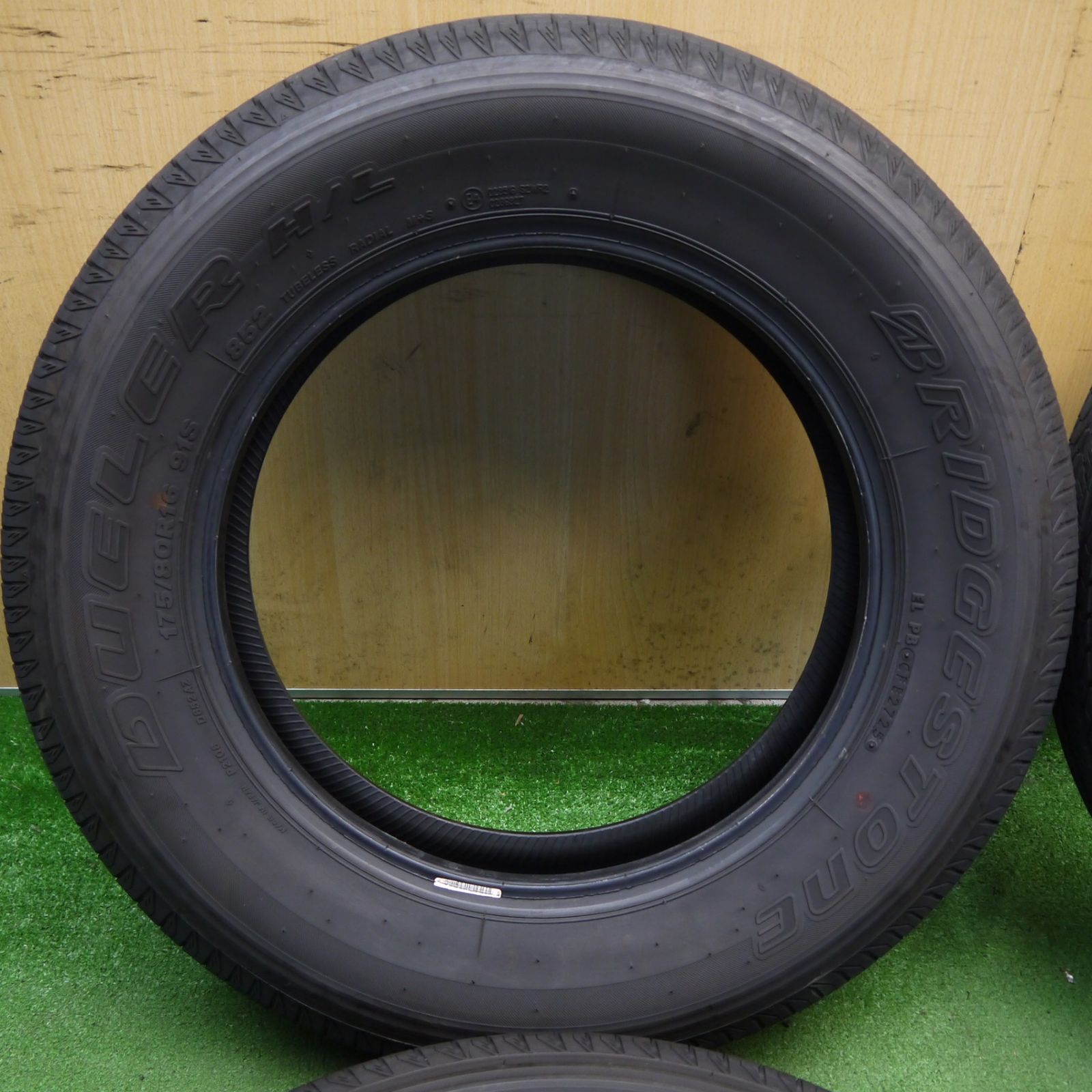 超バリ溝！25年！9.5分以上ジムニー 等 175/80R16 ブリヂストン