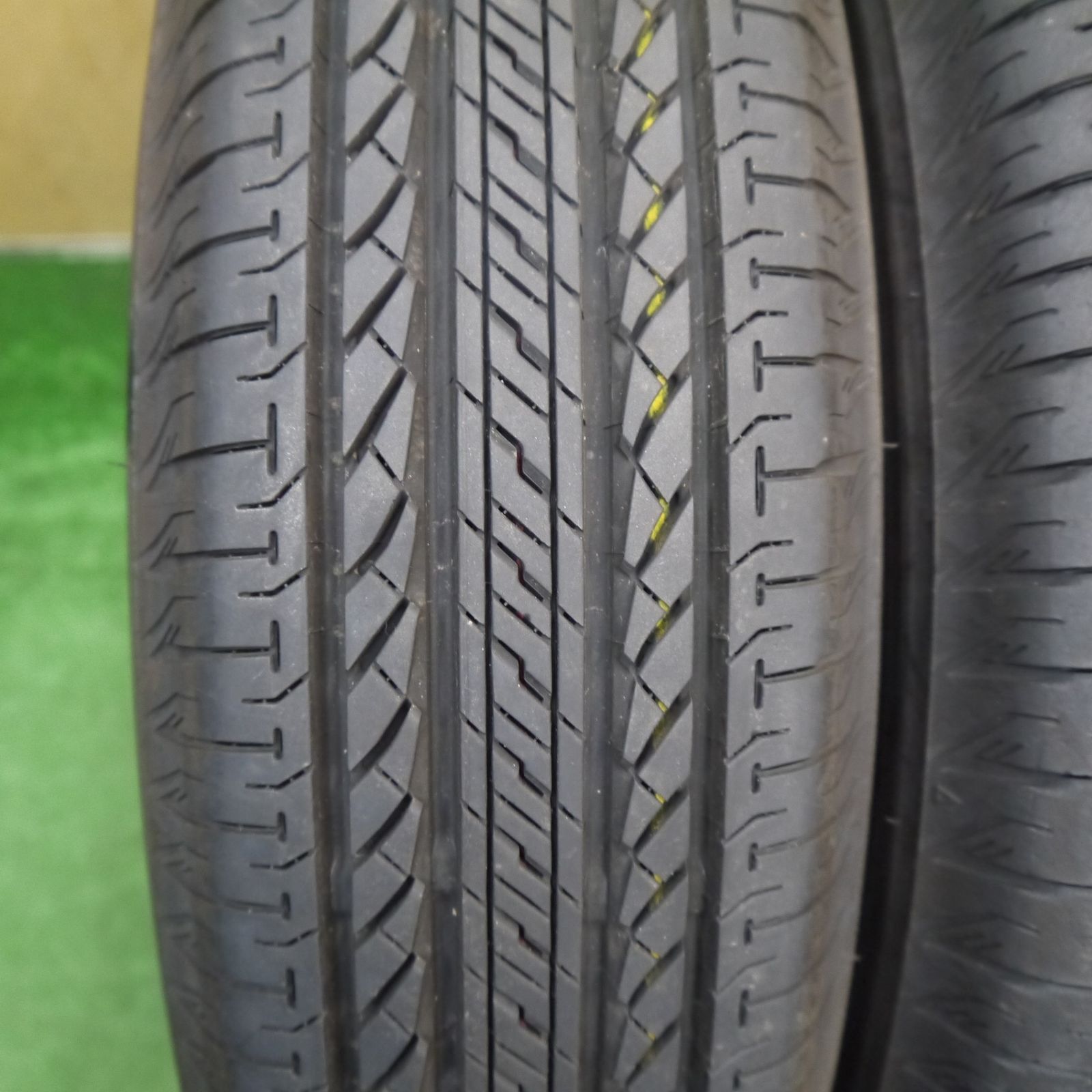 超バリ溝！25年！9.5分以上ジムニー 等 175/80R16 ブリヂストン