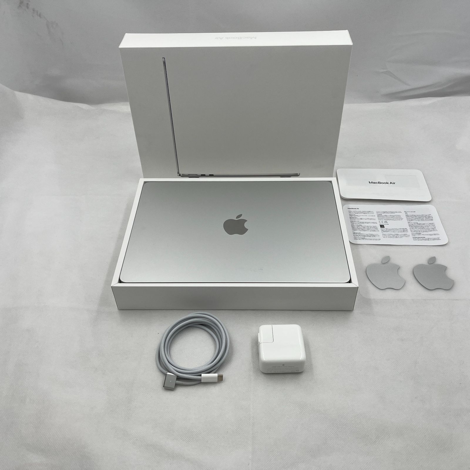MacBook Air M2 13.6