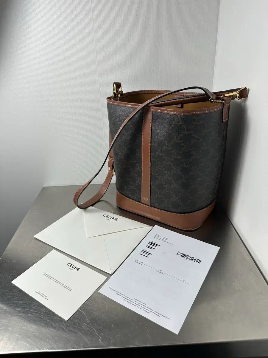 Celine セリーヌ ミディアム バケットバッグ