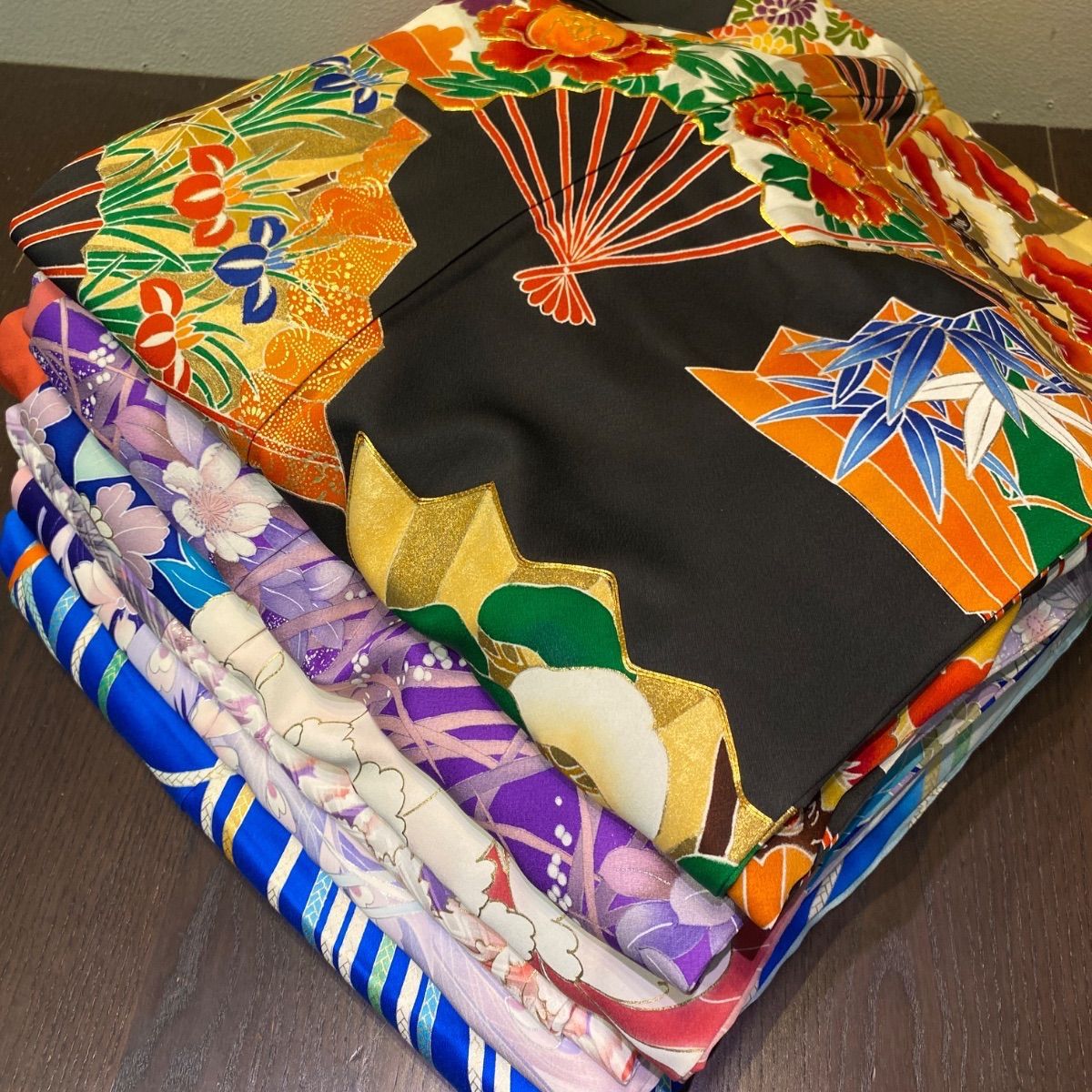 まとめ売り】正絹振袖6枚 リメイク素材 ハンドメイド向け - メルカリ