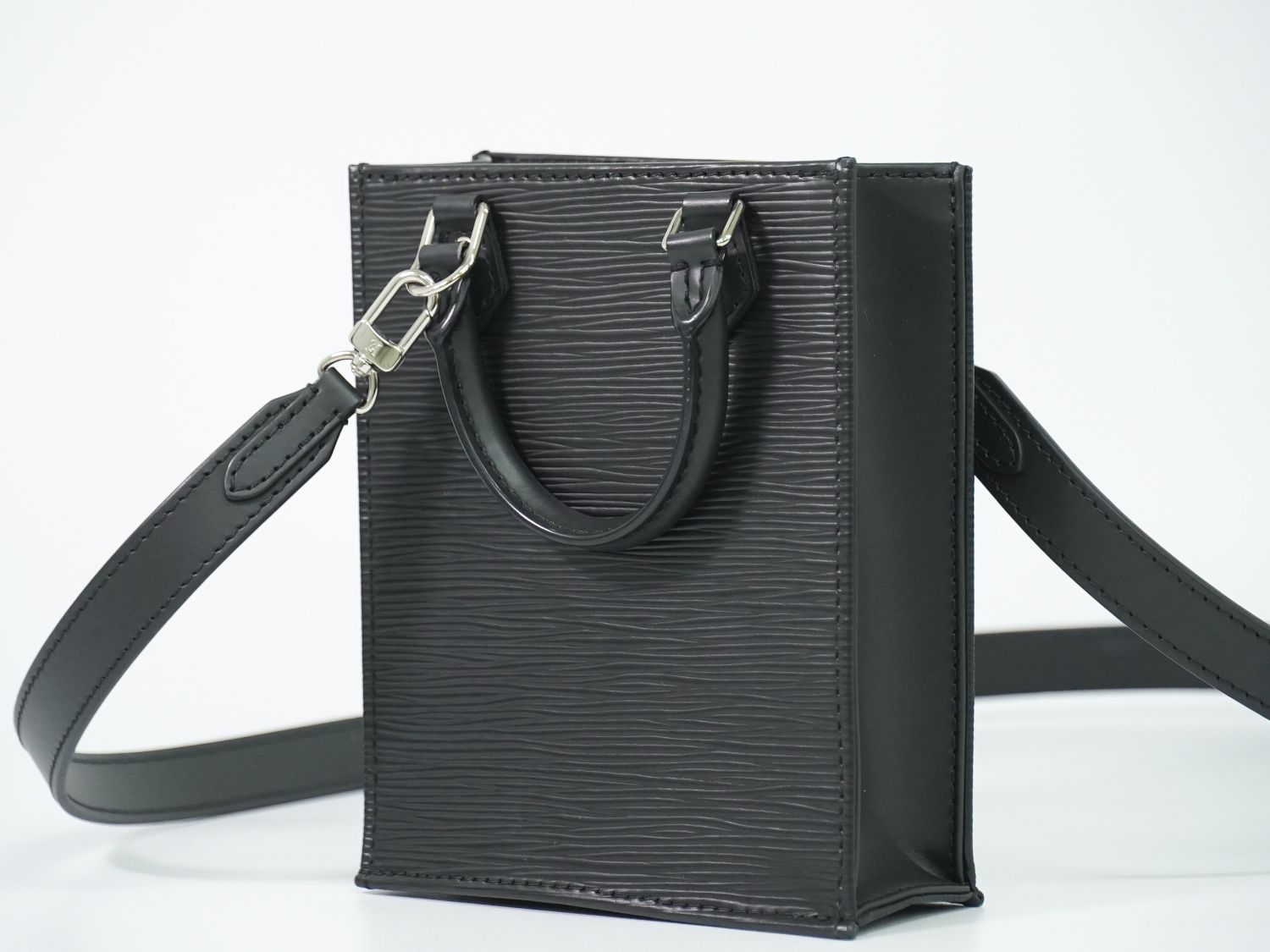 本物 ルイヴィトン LOUIS VUITTON LV プティット サックプラ エピ