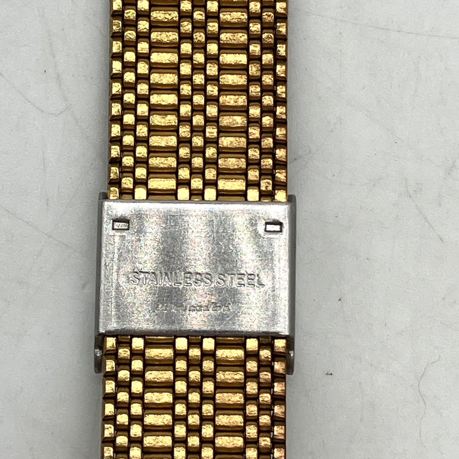 HDN663【お買い得】SEIKO 腕時計 スクエア型ケース ゴールドカラー