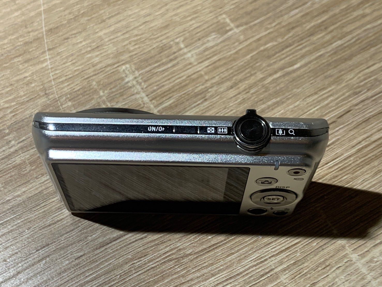 2378 Casio EXILIM EX-Z900 シルバー ジャンク品 デジカメ【ネ