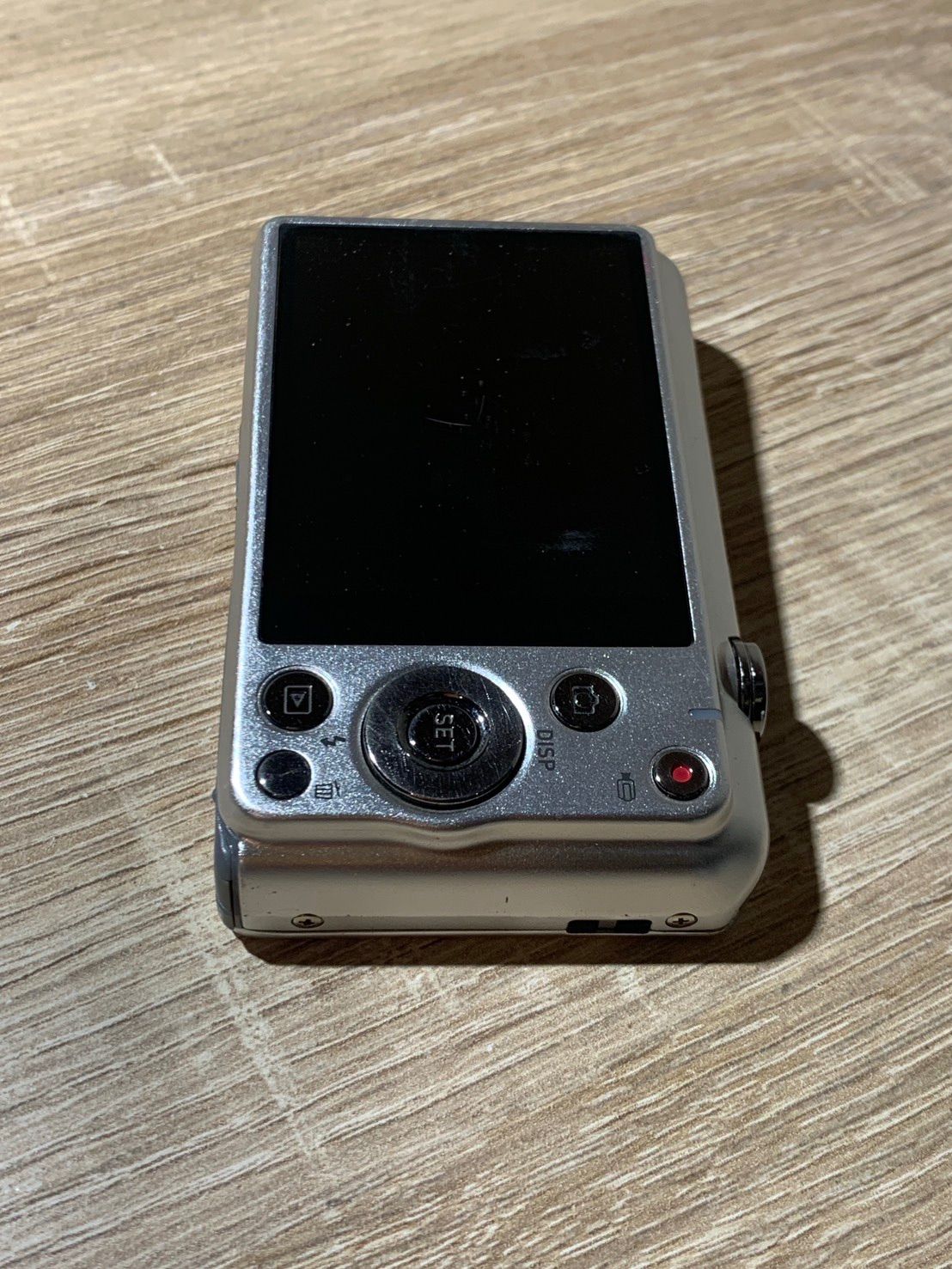 2378 Casio EXILIM EX-Z900 シルバー ジャンク品 デジカメ【ネ