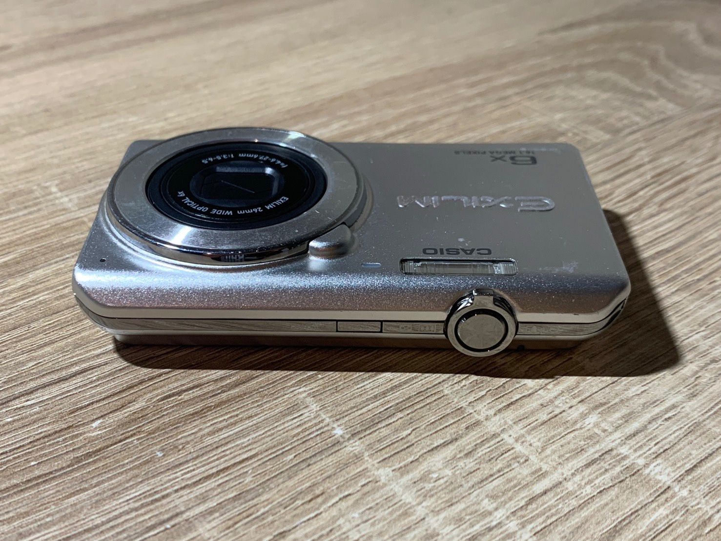 2378 Casio EXILIM EX-Z900 シルバー ジャンク品 デジカメ【ネ
