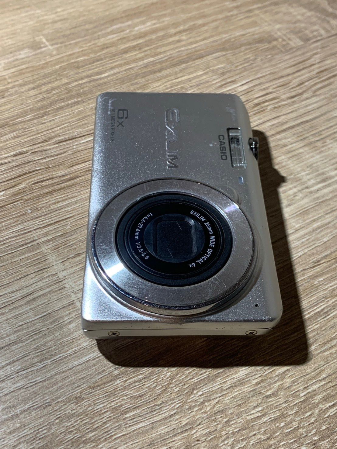 2378 Casio EXILIM EX-Z900 シルバー ジャンク品 デジカメ【ネ