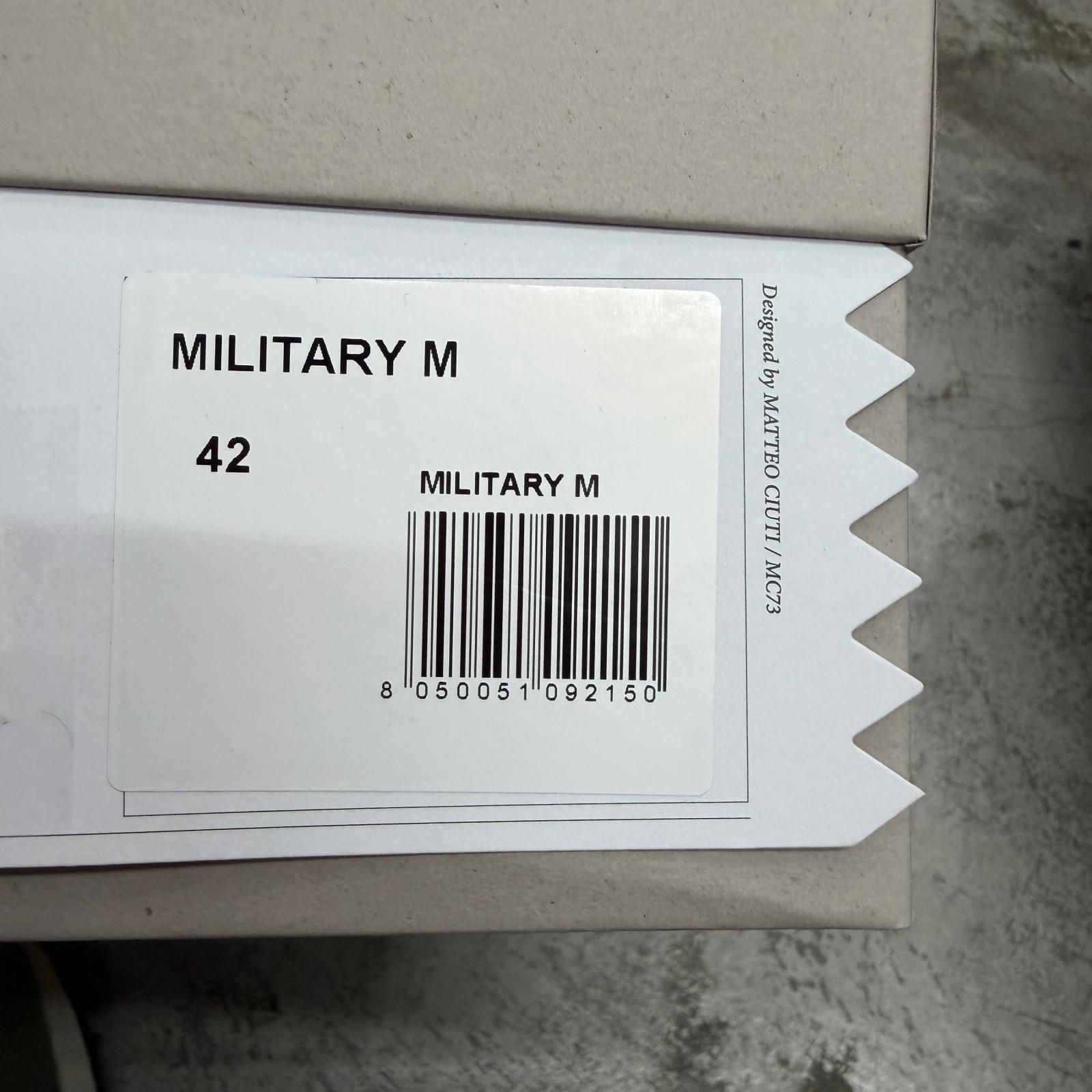 参考上代75900円 未使用 RUN OF TEMPELHOF MILITARY スニーカー