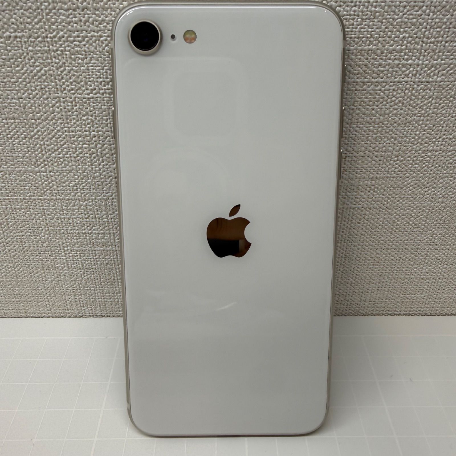 スマートフォン・携帯電話 Apple iPhone SE (第3世代) ホワイト 本体 64G