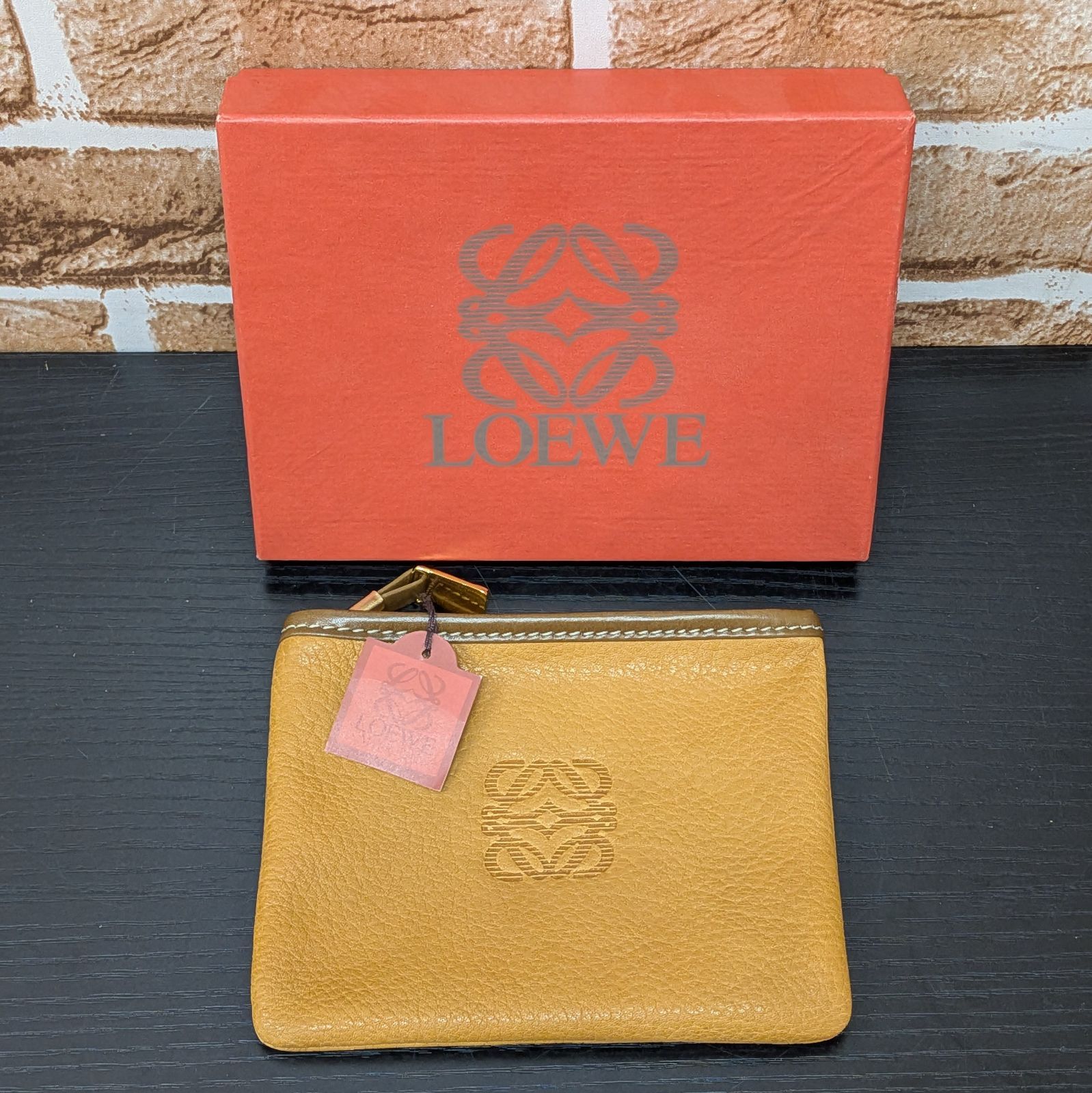 ​【真贋済・未使用】LOEWE ロエベ コインケース 小銭入れ ミニポーチアナグラム レザー イエローベージュ系 ヴィンテージ 箱付き