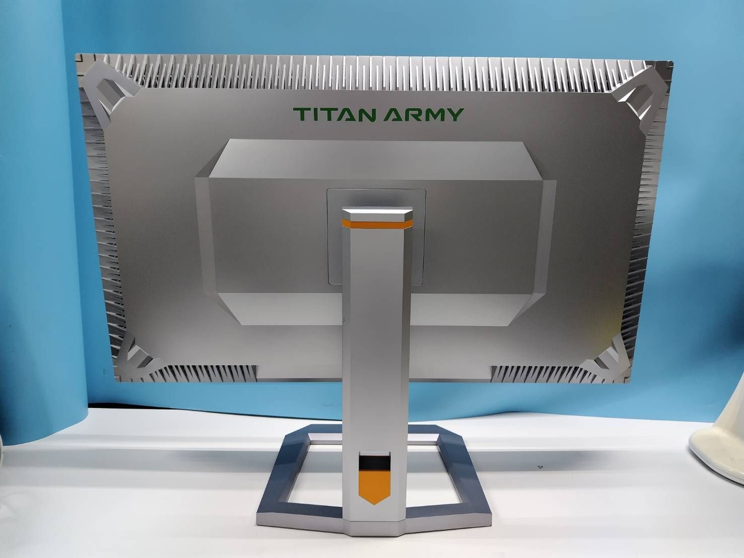 Titan Army P32A6V-PRO 32インチ 4Kゲーミングモニター Bランク - メルカリ