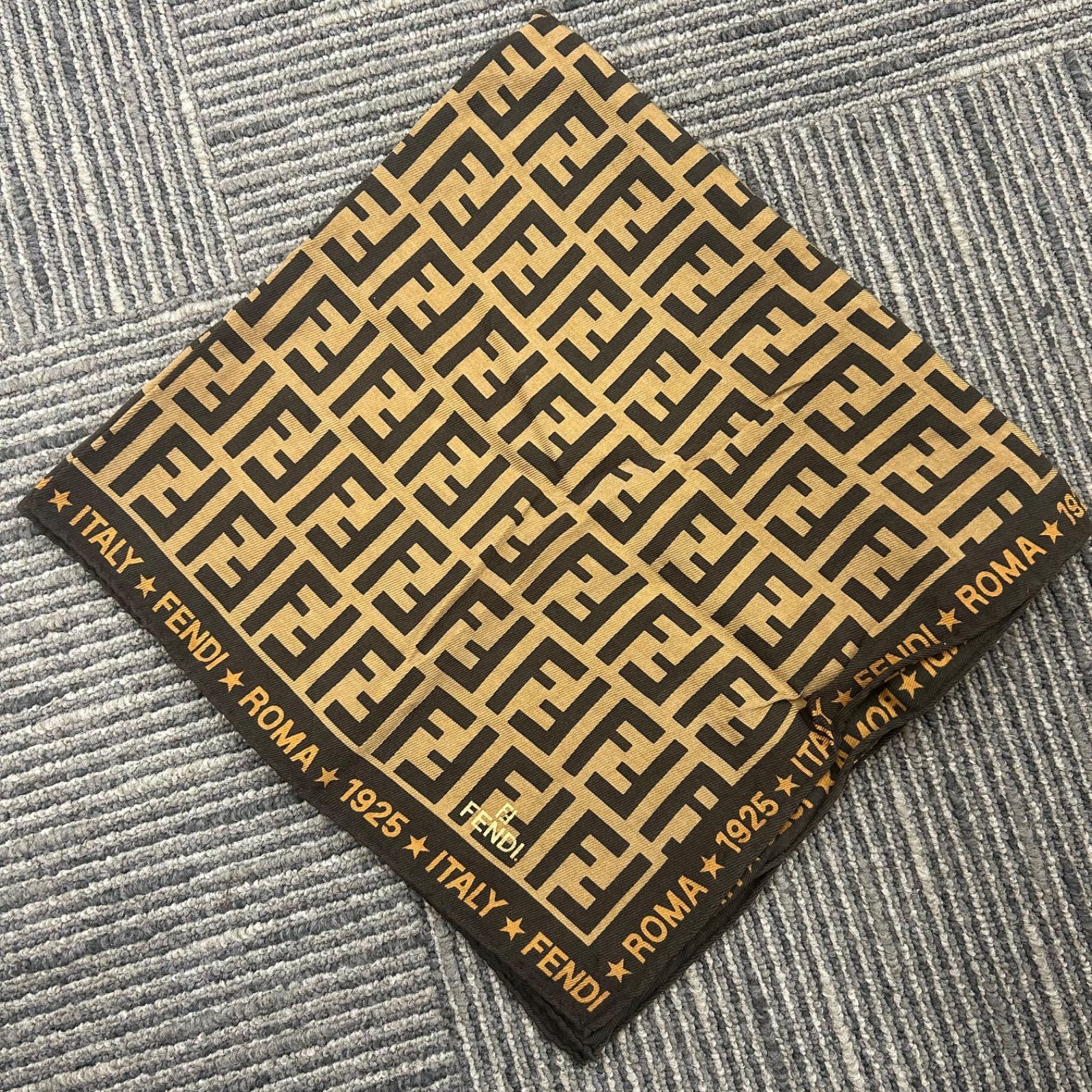 KT66 FENDI フェンディ スカーフ ズッカ柄 - メルカリ