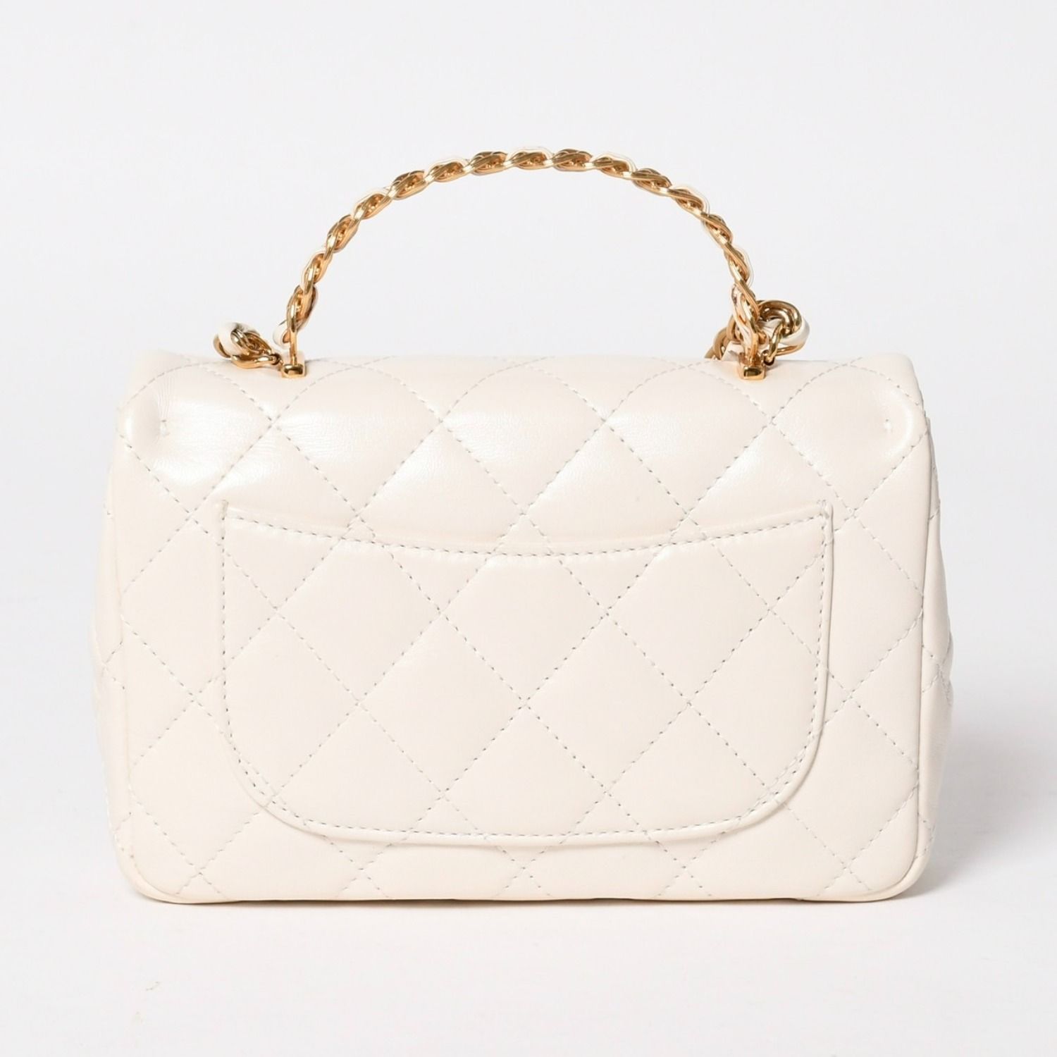 シャイニーラムスキン シャネル バッグ ホワイト シャネル CHANEL 
