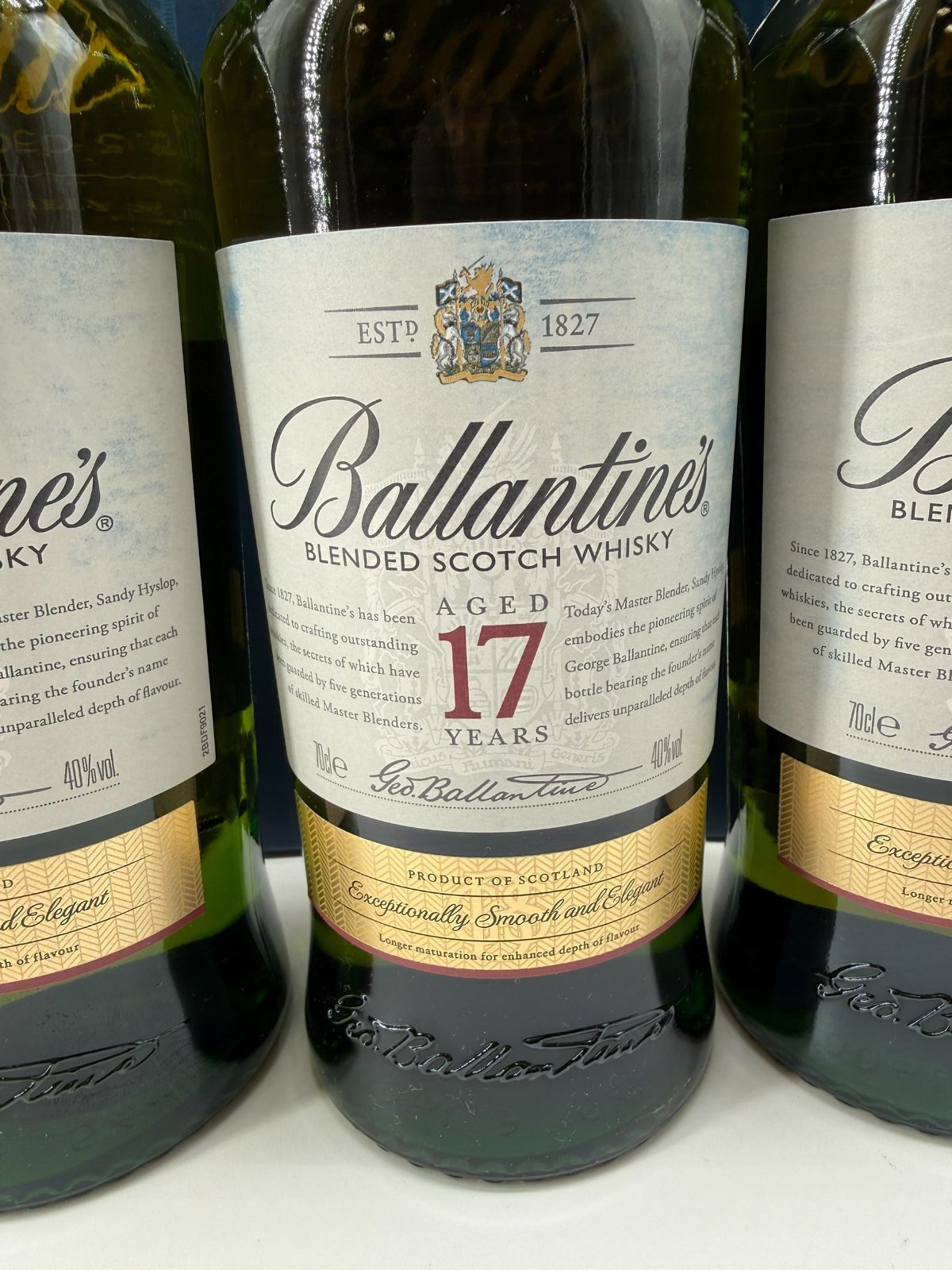 バランタイン17年 700ml 3本 箱付未開栓 - メルカリ