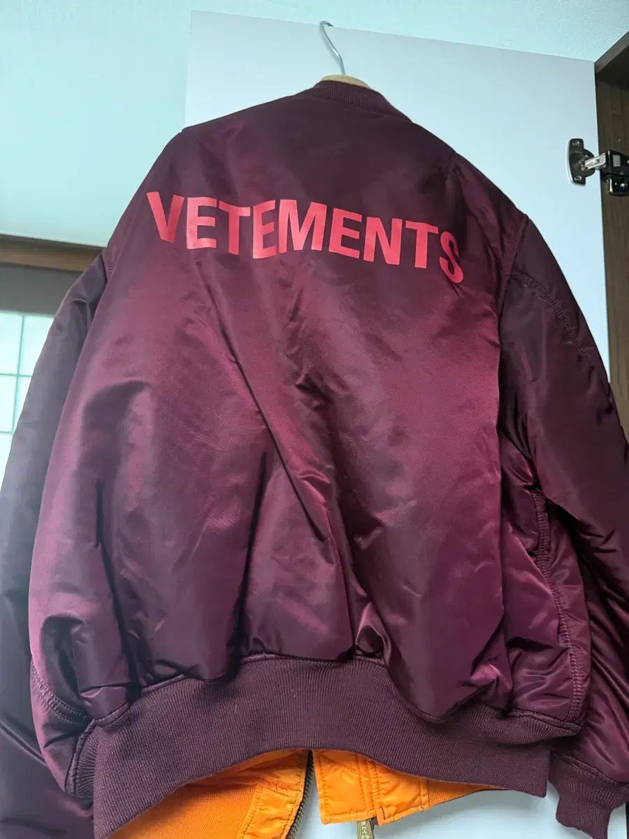 VETEMENTS x Alpha Industries MA-1 バーガンディ