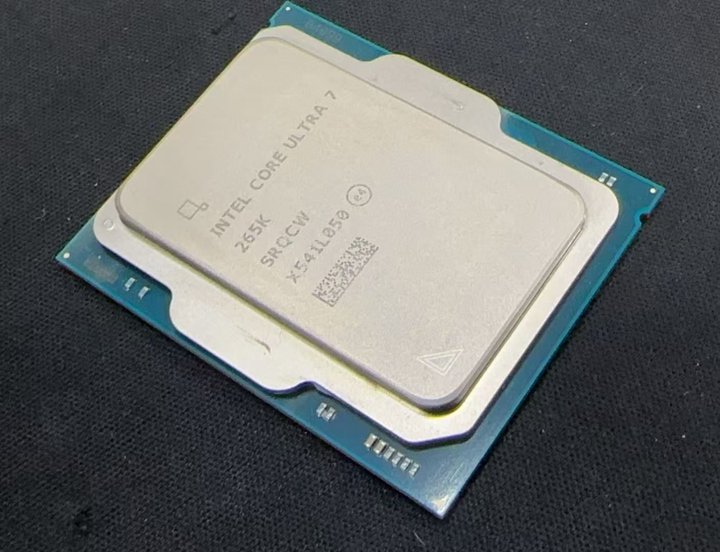 Intel Core Ultra 7 265K BOX版 中古美品 - メルカリ