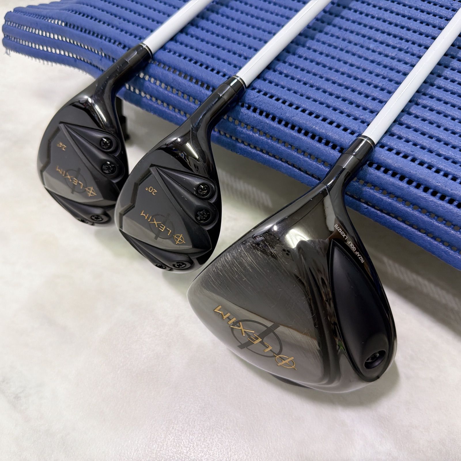 LEXIM キャディバッグ ブラック・ゴールド　スタンド付き❗️ 稀少 ライザップGOLF LEXIM ブラック×ゴールド スタンド式キャディ