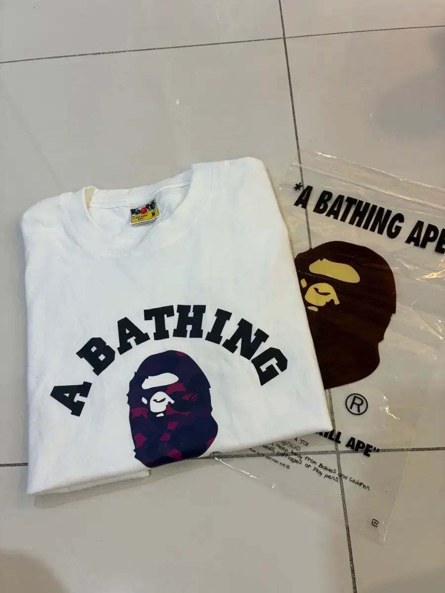 A BATHING APE アベイシングエイプ 半袖Tシャツ 白 Mサイズ