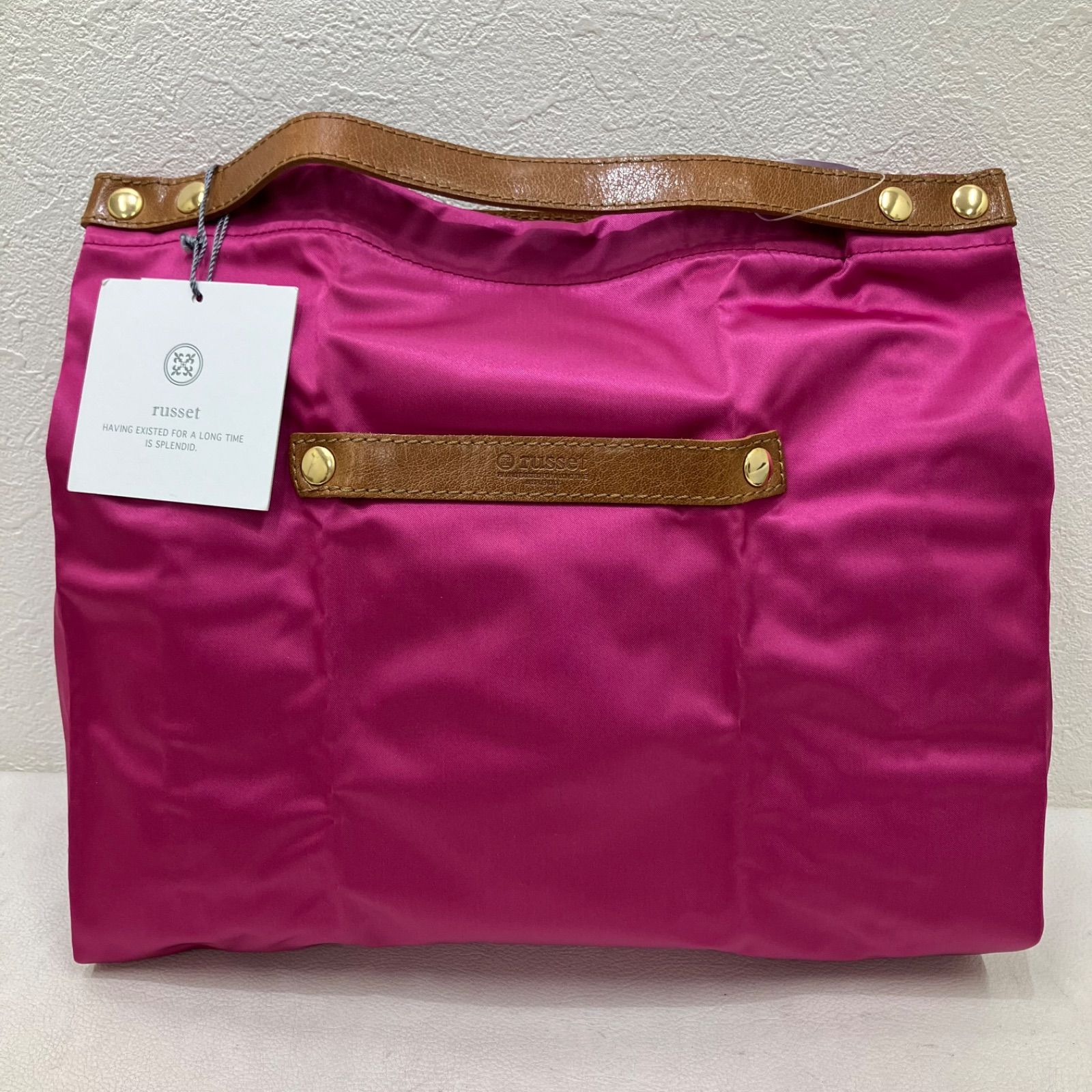 新品 russet トートバッグ ロゴプリント ピンク 光沢 A4可 レザー 5364 【美品】 russet ラシット タグ付き トートバッグ ハンドバッグ