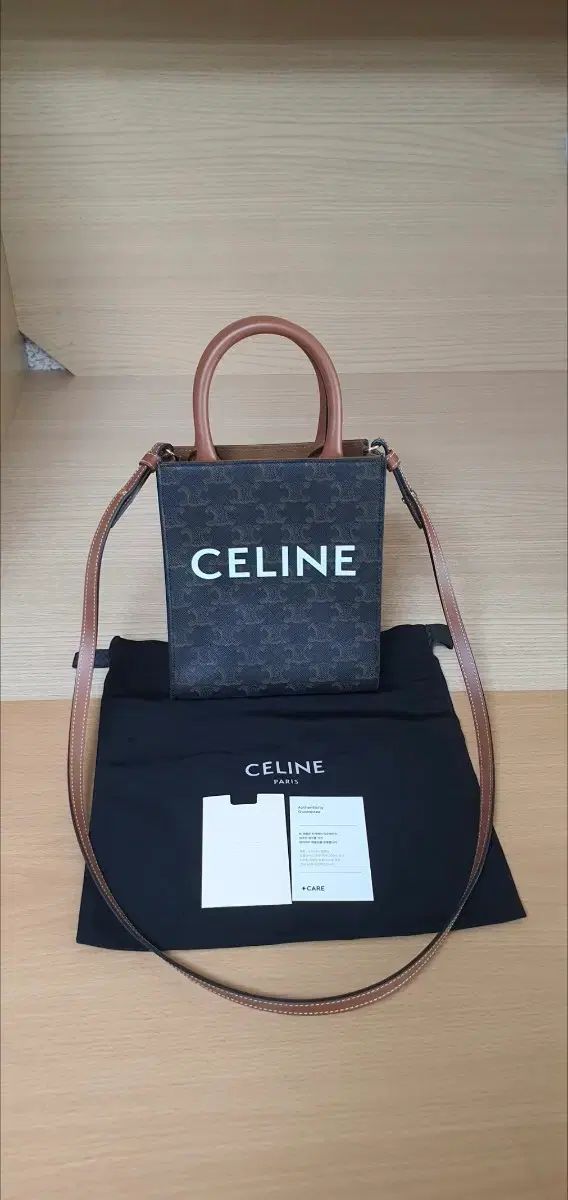 Celine セリーヌ カバ スミニ クロスバック/ショルダーバッグ ほぼ新品 正規品 (鑑定書O) 108,882円