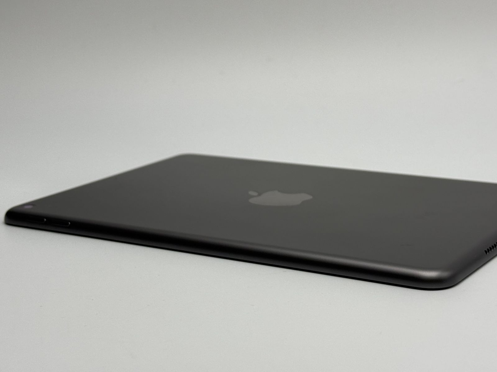 iPad mini 5 64GB スペースグレイ Wi-Fi 中古B - メルカリ