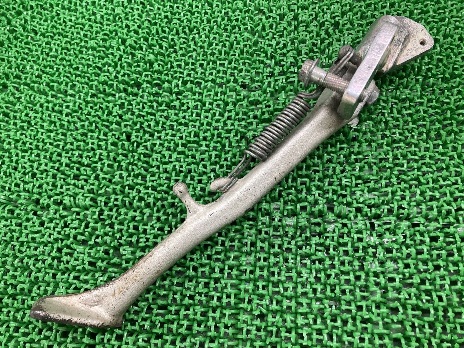 ゼファー750 サイドスタンド K35 カワサキ 純正 中古 ZR750C ZEPHYR750 ブラケット dK ゼファー750 サイドスタンド K35 カワサキ 純正 中古 ZR750C ZEPHYR750