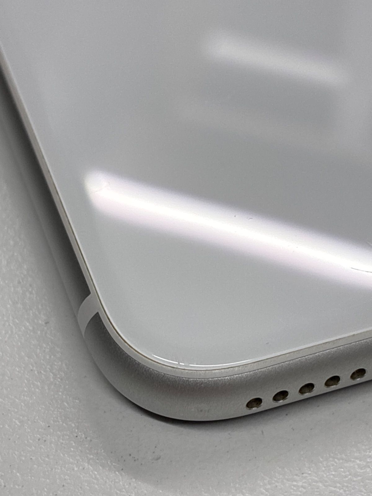 iPhone やや傷あり Apple製 - メルカリ