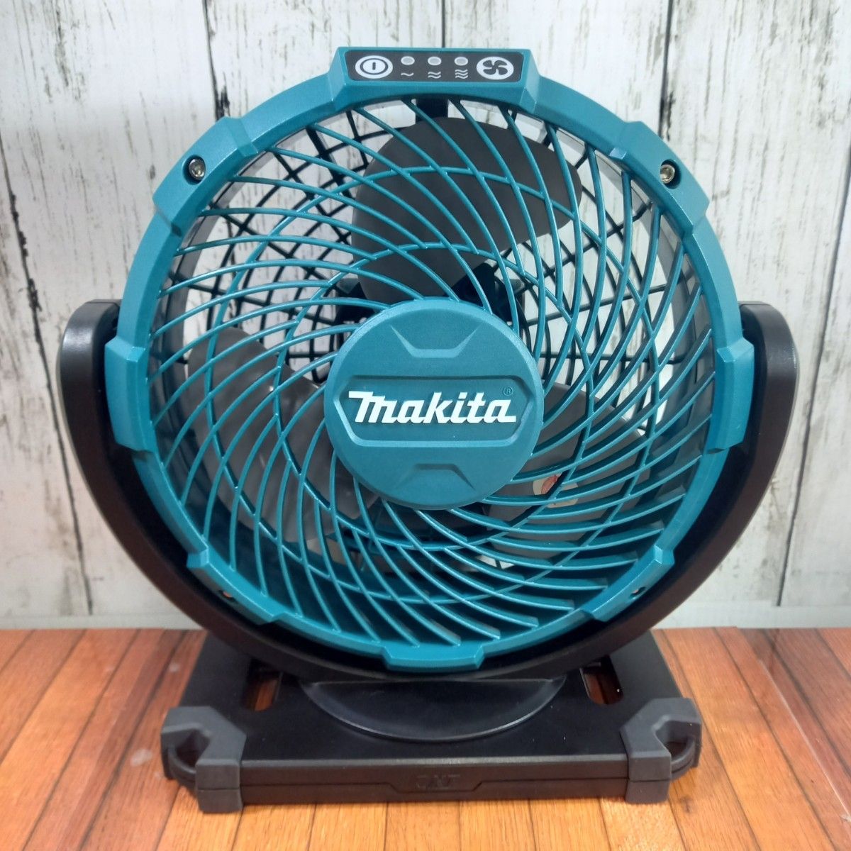 長期保管品】【未使用】マキタ(makita) 充電式ファン CF100DZ 10.8V 
