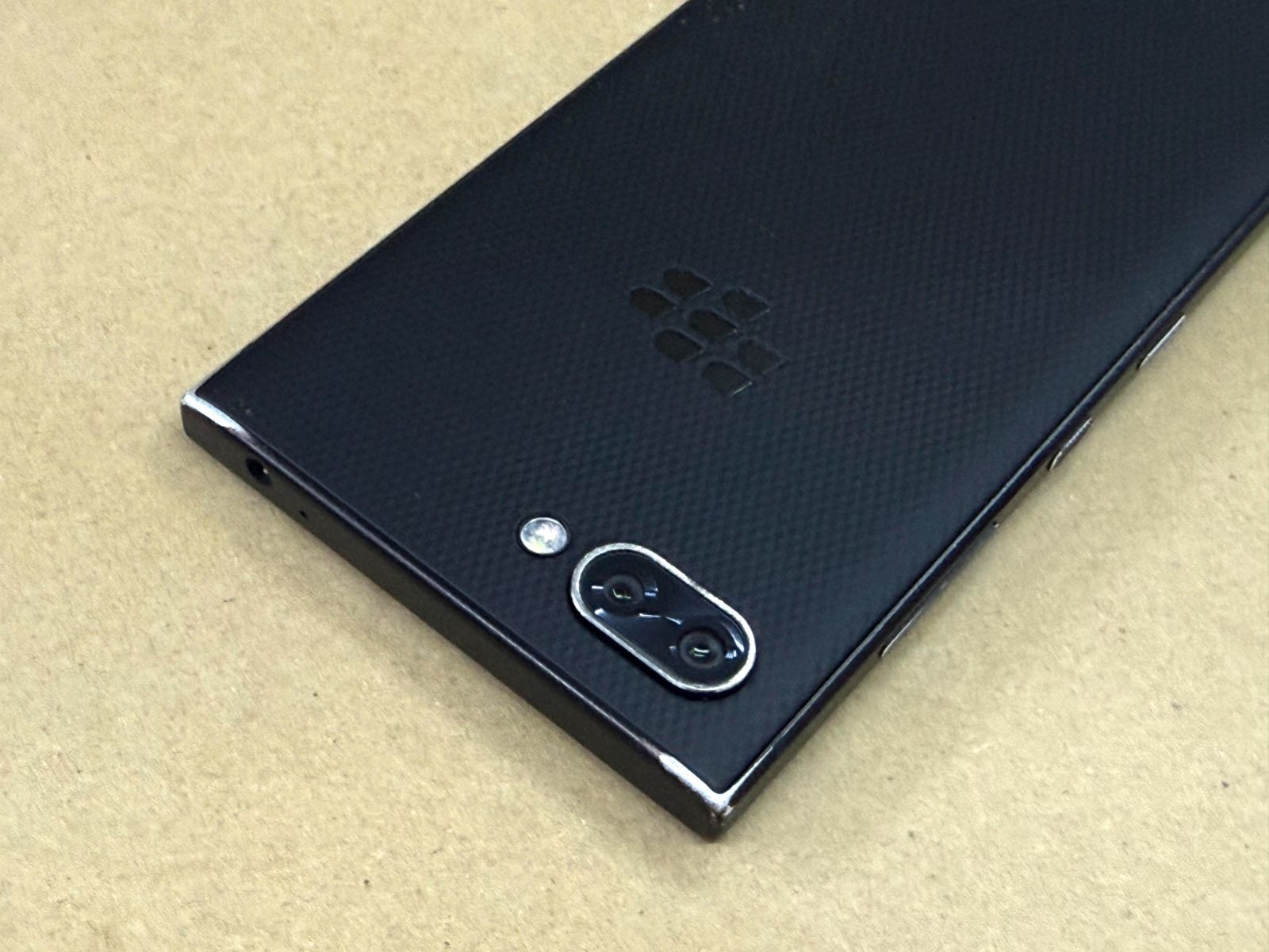 BlackBerry KEY2 128GB 中古品 ブラック - メルカリ