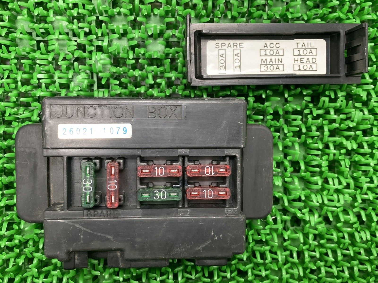 ゼファー1100 ヒューズボックス 26021-1079 カワサキ 純正 中古 ZRT10A 絶版 zG 13,985円