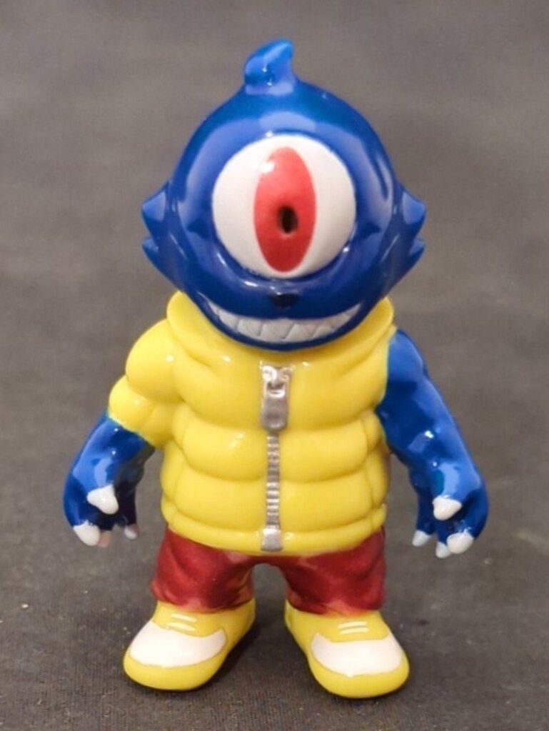 MEDICOMTOY VAG SERIE 41 GYAROMI Gallomioide Azul x Amarillo