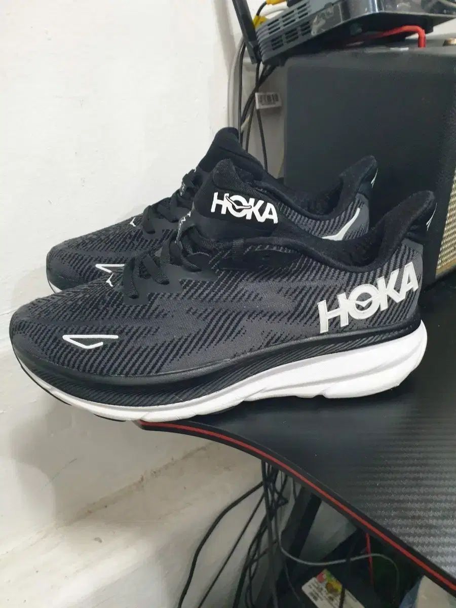 HOKA ONE ONE ホカオネオネ 黒 パータン スニーカー 265