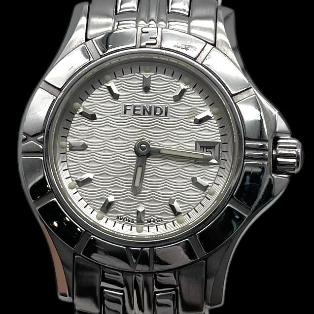 新品電池 稼働品 FENDI フェンディ 2600L オロロジ レディース腕時計