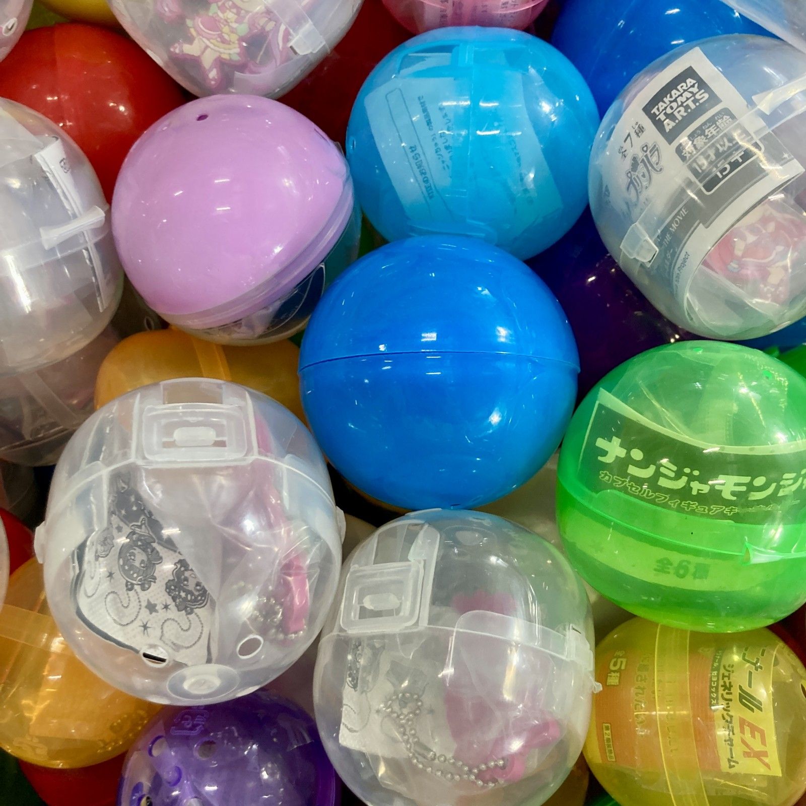★ カプセルトイ ガチャガチャ ガシャポン 色々 MIX 大量 約260点 まとめ商品 アイカツ！ ラブandベリー 多少含む その他多数 卸 現状品
