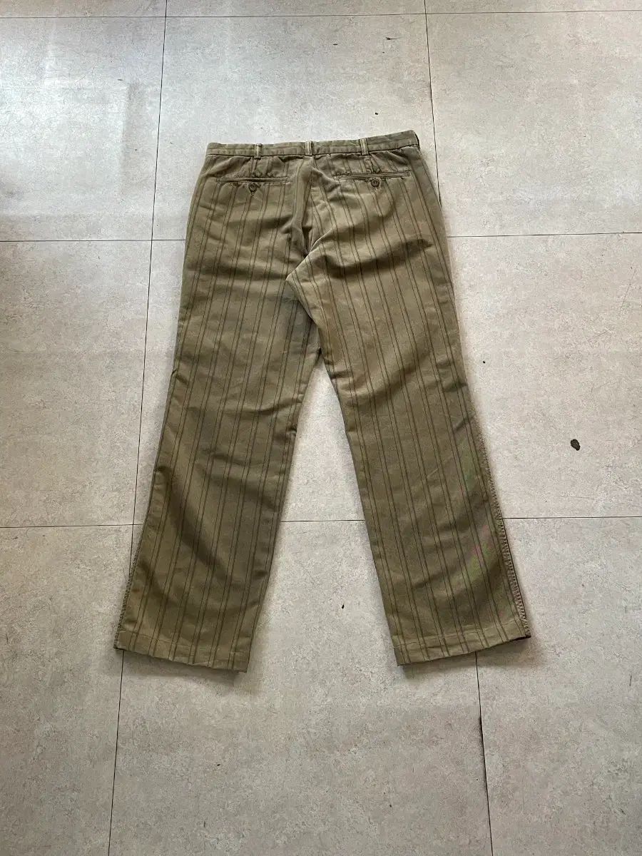 イタリア製 COMFORT ピンストライプ ヘリンボーン パンツ