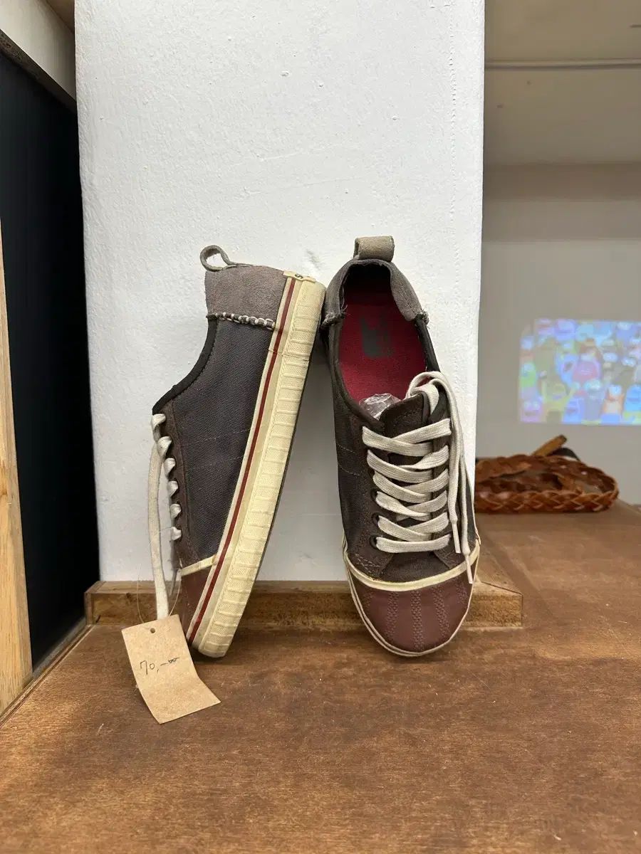 ソレル ブラウン ミックス スニーカー 9,951円