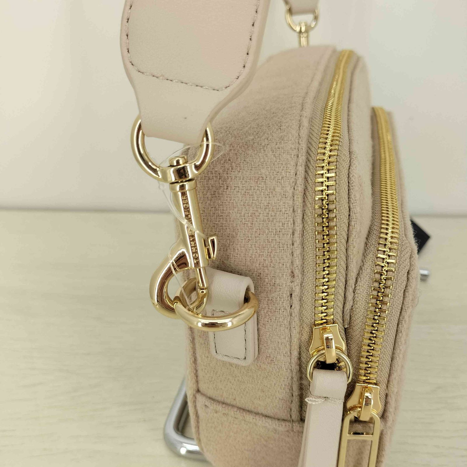 https://assets.mercari-shops-static.com/-/large/plain/2JTzb9w9XLxJZQcmdTbx8h.jpg@jpg
